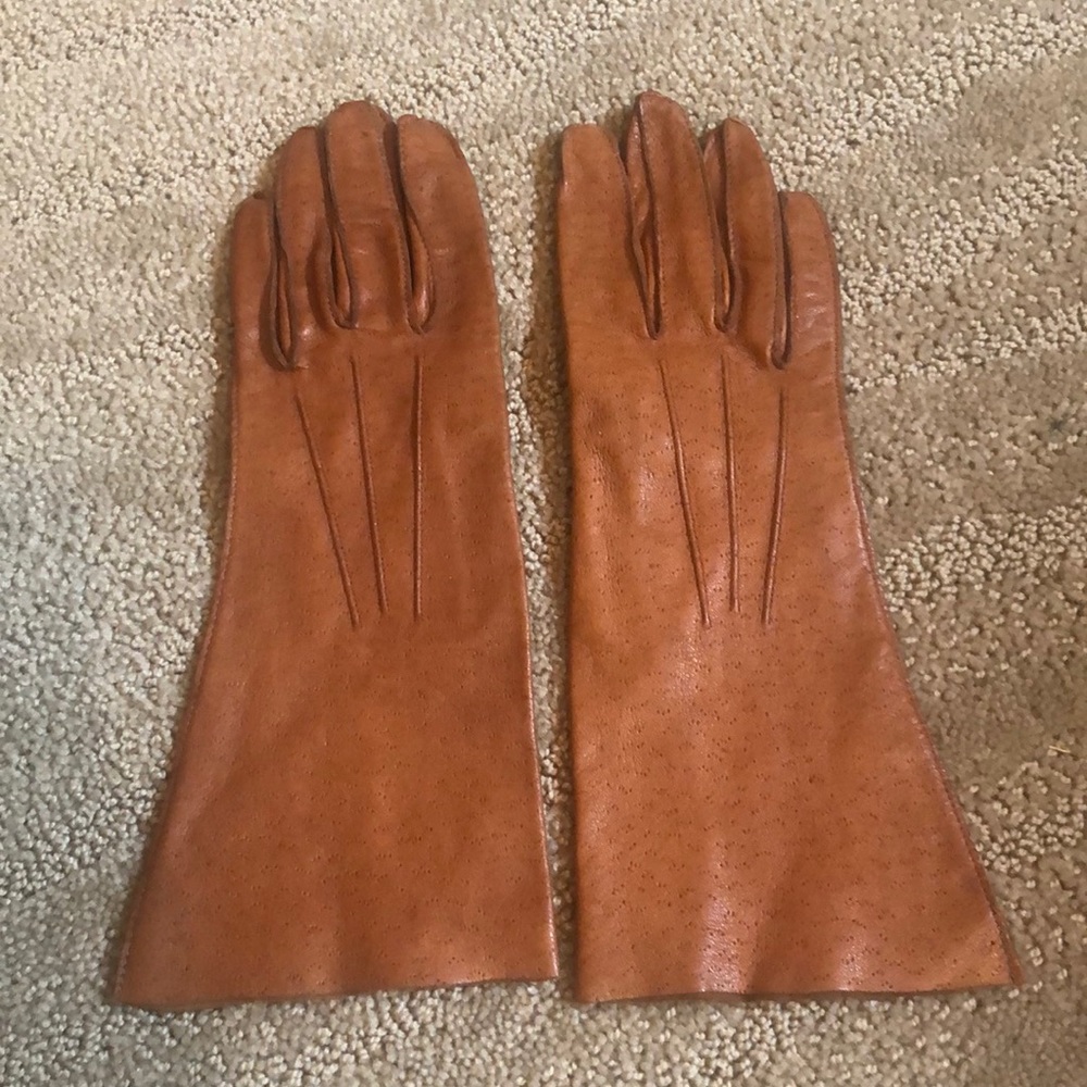 Leather gloves